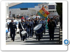Band celebrating La Paz
