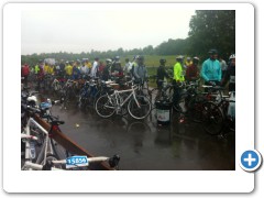 The huge queue to register to quit the race