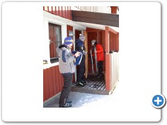 That's Chris, Mikael and Lizz getting ready!